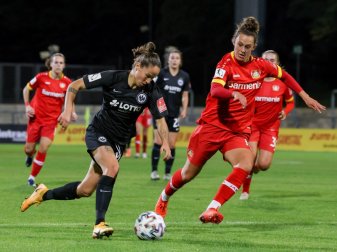 Frankfurt verliert gegen Bayer Leverkusen mit 2:3 Frankfurt verliert gegen Bayer Leverkusen mit 2:3