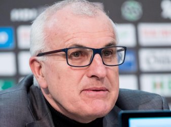 Christoph Schickhardt, Anwalt, spricht während einer Pressekonferenz. Foto: Peter Steffen/dpa/Archivbild Christoph Schickhardt, Anwalt, spricht während einer Pressekonferenz. Foto: Peter Steffen/dpa/Archivbild