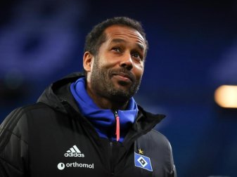 HSV-Trainer Thioune sieht den Rassismus auch in Zukunft als Problem im Fußball. Foto: Christian Charisius/dpa HSV-Trainer Thioune sieht den Rassismus auch in Zukunft als Problem im Fußball. Foto: Christian Charisius/dpa