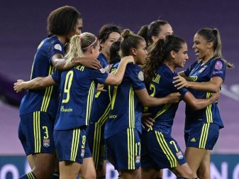 Die Frauen von Olympique Lyon haben vor dem Rückspiel im Viertelfinale der Champions League positive Coronafälle. Foto: Javier Soriano/Pool AFP/AP/dpa Die Frauen von Olympique Lyon haben vor dem Rückspiel im Viertelfinale der Champions League positive Coronafälle. Foto: Javier Soriano/Pool AFP/AP/dpa