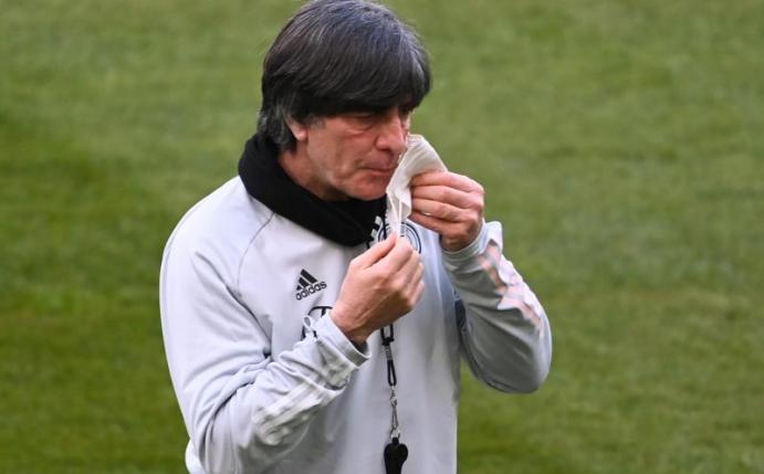 Bestreitet mit dem DFB-Team ein EM-Test gegen Dänemark: Bundestrainer Joachim Löw. Foto: Federico Gambarini/dpa