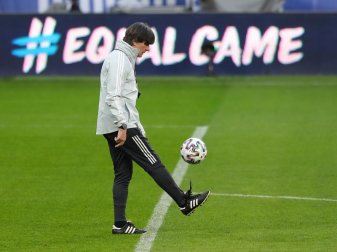 Muss bis zum 1. Juni seinen EM-Kader benennen: Bundestrainer Joachim Löw. Foto: Stefan Constantin/dpa Muss bis zum 1. Juni seinen EM-Kader benennen: Bundestrainer Joachim Löw. Foto: Stefan Constantin/dpa