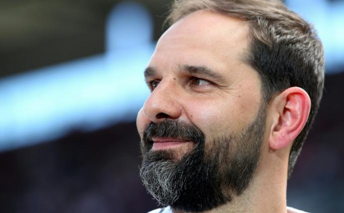 Der 1. FC Köln bindet Stefan Ruthenbeck langfristig