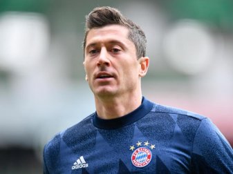 Muss nach seiner Länderspiel-Verletzung pausieren: Bayern-Torjäger Robert Lewandowski. Foto: Martin Meissner/AP-Pool/dpa Muss nach seiner Länderspiel-Verletzung pausieren: Bayern-Torjäger Robert Lewandowski. Foto: Martin Meissner/AP-Pool/dpa