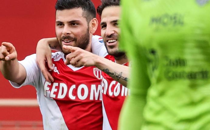 Volland (l.) trifft erneut für die AS Monaco