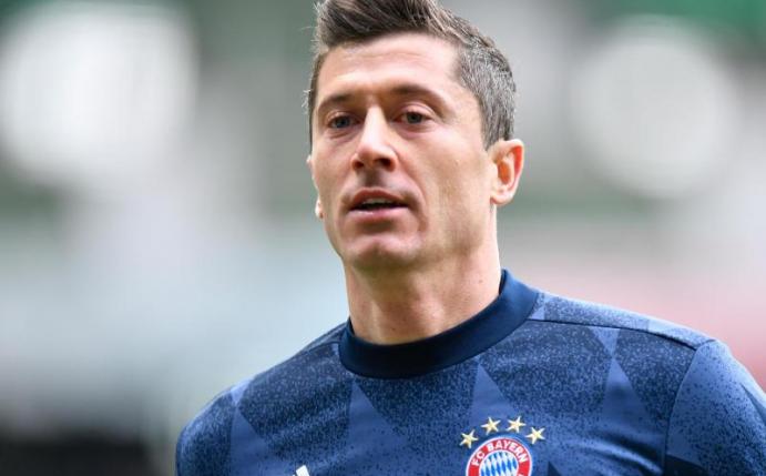 Lewandowski hatte im Länderspieleinsatz für Polen eine Bänderdehnung im rechten Knie erlitten. Foto: Martin Meissner/AP-Pool/dpa