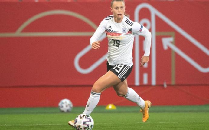 Klara Bühl vom FC Bayern München wird aus Gründen der Belastungssteuerung gegen Australien und Norwegen fehlen. Foto: Matthias Balk/dpa
