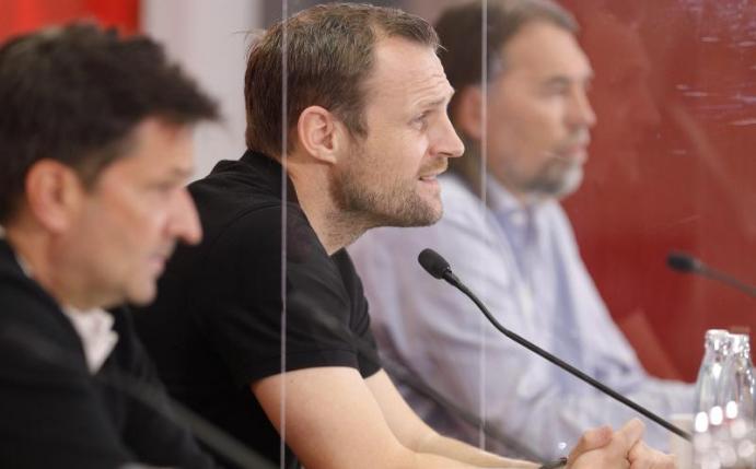 Mit Trainer Bo Svensson (M), Heidel (l) und Martin Schmidt hat Mainz eine starke Aufholjagd hingelegt. Foto: Marcel Lorenz/rscp-photo.net/FSV Mainz 05/dpa