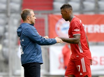 Flick (l.) findet lobende Worte für Boateng Flick (l.) findet lobende Worte für Boateng