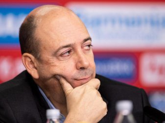 Skeptisch: Leverkusens Geschäftsführer Fernando Carro. Foto: Marius Becker/dpa