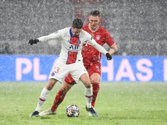 Münchens Niklas Süle (r) und Julian Draxler von Paris Saint-Germain kämpfen um den Ball. Foto: Sven Hoppe/dpa Münchens Niklas Süle (r) und Julian Draxler von Paris Saint-Germain kämpfen um den Ball. Foto: Sven Hoppe/dpa