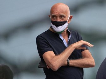 Ist mit der Transferpolitik bei Hannover 96 nicht zufrieden: Mehrheitsgesellschafter Martin Kind. Foto: Swen Pförtner/dpa Ist mit der Transferpolitik bei Hannover 96 nicht zufrieden: Mehrheitsgesellschafter Martin Kind. Foto: Swen Pförtner/dpa