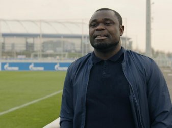 Gerald Asamoah hat Angst, dass seine Kinder ähnliche Erfahrungen mit Rassismus durchleben müssen wie er selbst. Foto: BROADVIEW Pictures/dpa