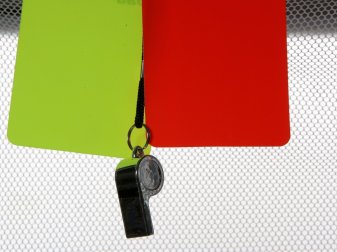 Haaland unterschrieb auf der gelben und roten Karte