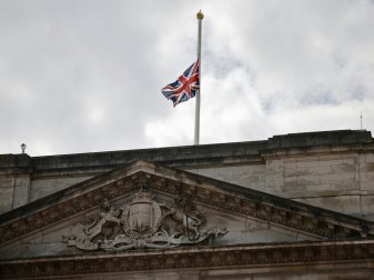 Die britischen Fahnen wurden auf halbmast gesetzt