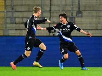 Bielefeld schlägt Freiburg knapp mit 1:0 Bielefeld schlägt Freiburg knapp mit 1:0