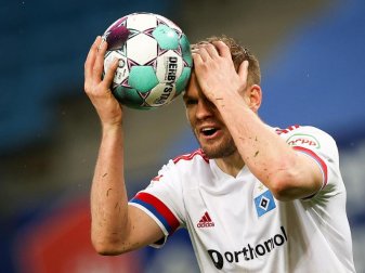 Das Wochenende ist Hamburgs Simon Terodde erstmal sauer, vom Aufstieg überzeugt ist er jedoch weiterhin. Foto: Christian Charisius/dpa Das Wochenende ist Hamburgs Simon Terodde erstmal sauer, vom Aufstieg überzeugt ist er jedoch weiterhin. Foto: Christian Charisius/dpa