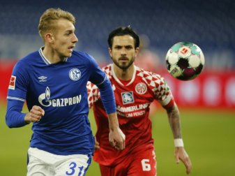 Timo Becker (l.) verlängert seinen Vertrag bis 2023 Timo Becker (l.) verlängert seinen Vertrag bis 2023