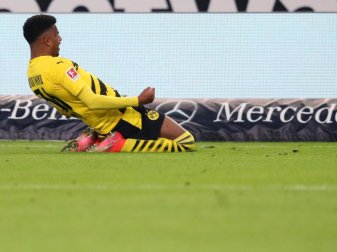 Mercedes-Benz-Arena. Dortmunds Ansgar Knauff bejubelt sein Tor zum 3:2-Sieg. Foto: Tom Weller/dpa Mercedes-Benz-Arena. Dortmunds Ansgar Knauff bejubelt sein Tor zum 3:2-Sieg. Foto: Tom Weller/dpa