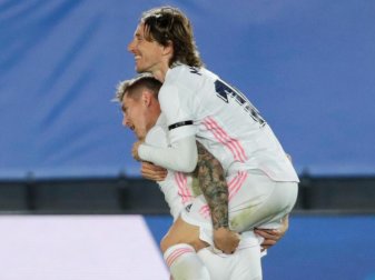 Toni Kroos (l) erzielte das zwischenzeitliche 2:0. Foto: Manu Fernandez/AP/dpa Toni Kroos (l) erzielte das zwischenzeitliche 2:0. Foto: Manu Fernandez/AP/dpa