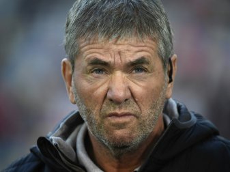 Neue Aufgabe für Friedhelm Funkel Neue Aufgabe für Friedhelm Funkel