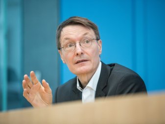 Lauterbach spricht sich gegen derzeitige EM-Planung aus Lauterbach spricht sich gegen derzeitige EM-Planung aus