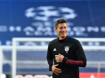 Robert Lewandowski nach Verletzung im Lauftraining Robert Lewandowski nach Verletzung im Lauftraining
