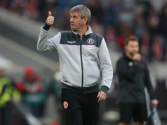 Friedhelm Funkel soll in Köln den Klassenerhalt schaffen Friedhelm Funkel soll in Köln den Klassenerhalt schaffen