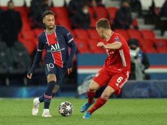Neymar von Paris Saint-Germain (l) und Joshua Kimmich vom FC Bayern München kämpfen um den Ball. Foto: Sebastien Muylaert/dpa Neymar von Paris Saint-Germain (l) und Joshua Kimmich vom FC Bayern München kämpfen um den Ball. Foto: Sebastien Muylaert/dpa