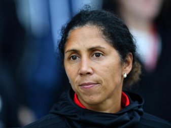 Die ehemalige Frauen-Bundestrainerin Steffi Jones: «Gerade als Frau in einer Männerdomäne wie dieser ist es wirklich schwer.». Foto: Uwe Anspach/dpa Die ehemalige Frauen-Bundestrainerin Steffi Jones: «Gerade als Frau in einer Männerdomäne wie dieser ist es wirklich schwer.». Foto: Uwe Anspach/dpa
