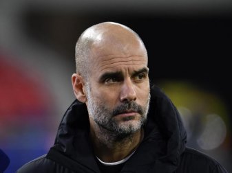 Vor dem Hotel von Trainer Pep Guardiola und dem Team von Manchester City in Dortmund soll in der Nacht Feuerwerk gezündet worden sein. Foto: Marton Monus/dpa Vor dem Hotel von Trainer Pep Guardiola und dem Team von Manchester City in Dortmund soll in der Nacht Feuerwerk gezündet worden sein. Foto: Marton Monus/dpa