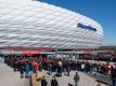 Eine zu rund einem Fünftel gefüllte Arena stellt München der Europäischen Fußball-Union in Aussicht. Foto: Sven Hoppe/dpa