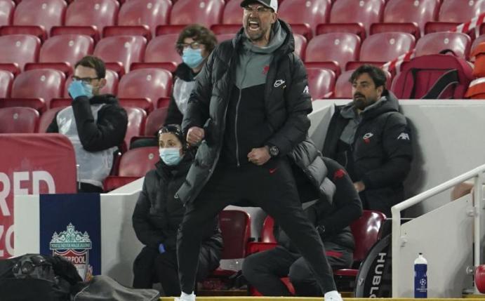 Jürgen Klopp setzt nach dem Viertelfinal-Aus in der Champions League nun auf den Endspurt in der Premier League. Foto: Jon Super/AP/dpa