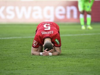 Vier Klubs im Abstiegskampf Vier Klubs im Abstiegskampf