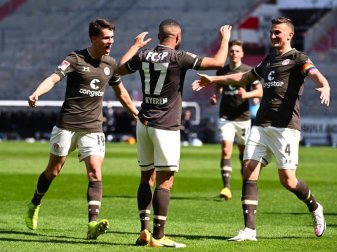 Der FC St. Pauli feierte einen souveränen Heimsieg. Foto: Oliver Hardt/Getty Images Europe/Pool/dpa