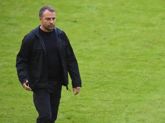 FCB-Trainer Hansi Flick kann im Auswärtsspiel in Wolfsburg auf eine Vielzahl von Stammkräften nicht zurückgreifen. Foto: Andreas Gebert/Reuters-Pool/dpa FCB-Trainer Hansi Flick kann im Auswärtsspiel in Wolfsburg auf eine Vielzahl von Stammkräften nicht zurückgreifen. Foto: Andreas Gebert/Reuters-Pool/dpa
