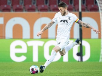 Augsburgs Gouweleeuw musste beim Remis gegen Bielefeld zur Halbzeit ausgewechselt werden. Foto: Matthias Balk/dpa Augsburgs Gouweleeuw musste beim Remis gegen Bielefeld zur Halbzeit ausgewechselt werden. Foto: Matthias Balk/dpa