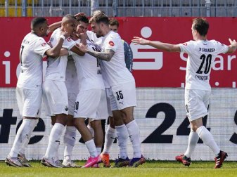 Die Spieler des SV Sandhausen dürfen wieder trainieren. Foto: Uwe Anspach/dpa Die Spieler des SV Sandhausen dürfen wieder trainieren. Foto: Uwe Anspach/dpa