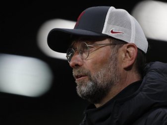 Jürgen Klopp sagt, er habe nicht vor, persönlich Konsequenzen aus der Beteiligung seines Arbeitgebers zu ziehen. Foto: Lee Smith/POOL Reuters/AP/dpa