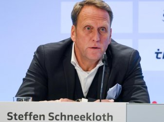 Steffen Schneekloth, dritter stellvertretender Sprecher des Präsidiums der DFL Deutsche Fußball Liga e.V. und Präsident von Holstein Kiel. Foto: Arne Dedert/dpa Steffen Schneekloth, dritter stellvertretender Sprecher des Präsidiums der DFL Deutsche Fußball Liga e.V. und Präsident von Holstein Kiel. Foto: Arne Dedert/dpa