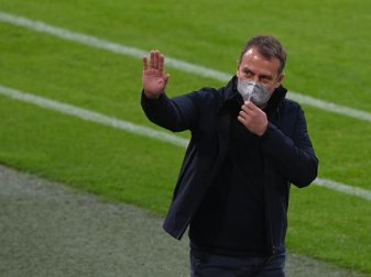 Bayerns Trainer Hansi Flick steht mit seinem Club vor dem Gewinn der deutschen Meisterschaft. Foto: Christof Stache/AFP Pool/dpa Bayerns Trainer Hansi Flick steht mit seinem Club vor dem Gewinn der deutschen Meisterschaft. Foto: Christof Stache/AFP Pool/dpa