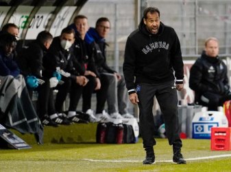 HSV-Trainer Daniel Thioune konnte die Niederlage gegen den SV Sandhausen nicht verhindern. Foto: Uwe Anspach/dpa HSV-Trainer Daniel Thioune konnte die Niederlage gegen den SV Sandhausen nicht verhindern. Foto: Uwe Anspach/dpa
