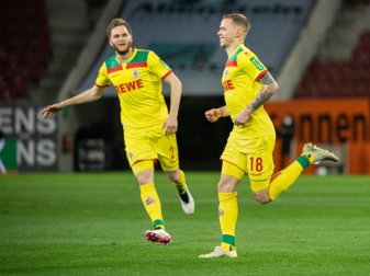Ondrej Duda (r) traf doppelt beim Sieg der Kölner in Augsburg. Foto: Matthias Balk/dpa Ondrej Duda (r) traf doppelt beim Sieg der Kölner in Augsburg. Foto: Matthias Balk/dpa