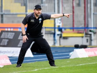 Steht noch beim SC Paderborn unter Vertrag: Trainer Steffen Baumgart. Foto: Swen Pförtner/dpa