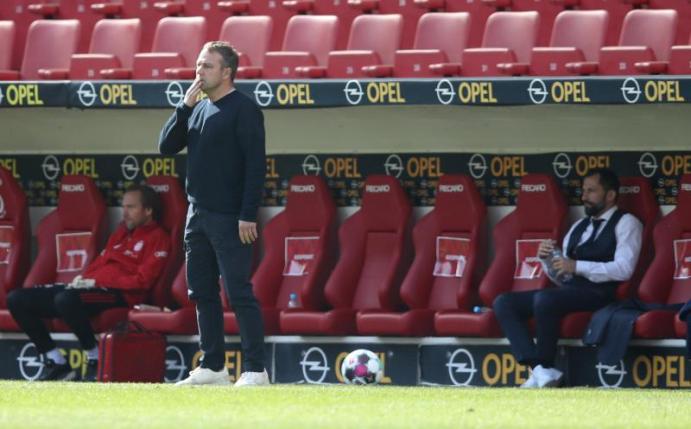 Bedient: Für Bayern-Trainer Hansi Flick und sein Team gab es in Mainz nichts zu holen. Foto: Tom Weller/dpa-Pool/dpa