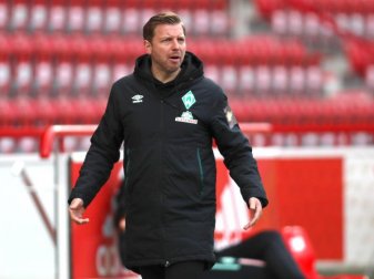 Ratlos: Florian Kohfeldt ist mit Werder Bremen wieder richtig dick im Abstiegskampf. Foto: Andreas Gora/dpa-Pool/dpa Ratlos: Florian Kohfeldt ist mit Werder Bremen wieder richtig dick im Abstiegskampf. Foto: Andreas Gora/dpa-Pool/dpa