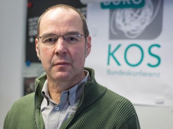 Michael Gabriel, Leiter der Koordinationsstelle Fanprojekte (KOS). Foto: Frank Rumpenhorst/dpa Michael Gabriel, Leiter der Koordinationsstelle Fanprojekte (KOS). Foto: Frank Rumpenhorst/dpa