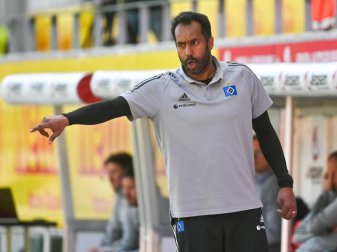 Daniel Thioune gibt sich im Aufstiegsrennen mit dem HSV kämpferisch. Foto: Armin Weigel/dpa Daniel Thioune gibt sich im Aufstiegsrennen mit dem HSV kämpferisch. Foto: Armin Weigel/dpa