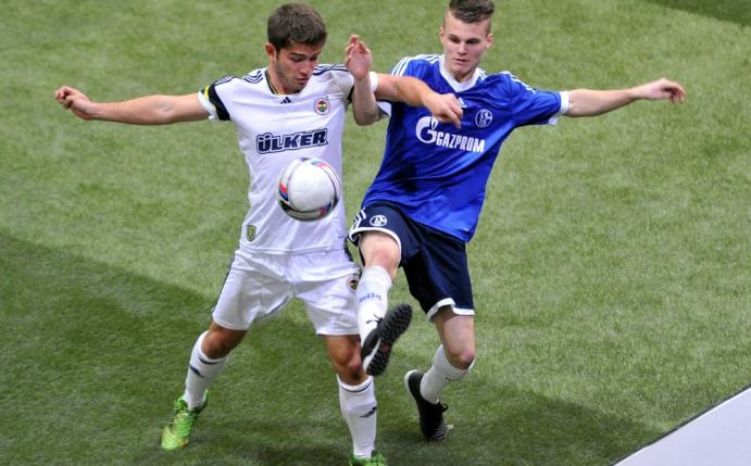 Junioren von Schalke 04 und Fenerbahce Istanbul