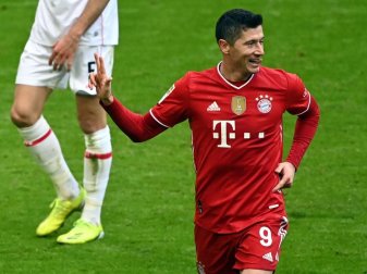 Weltfußballer Robert Lewandowski lobt den zukünftigen Bayern-Trainer Julian Nagelsmann. Foto: Matthias Balk/dpa POOL/dpa Weltfußballer Robert Lewandowski lobt den zukünftigen Bayern-Trainer Julian Nagelsmann. Foto: Matthias Balk/dpa POOL/dpa